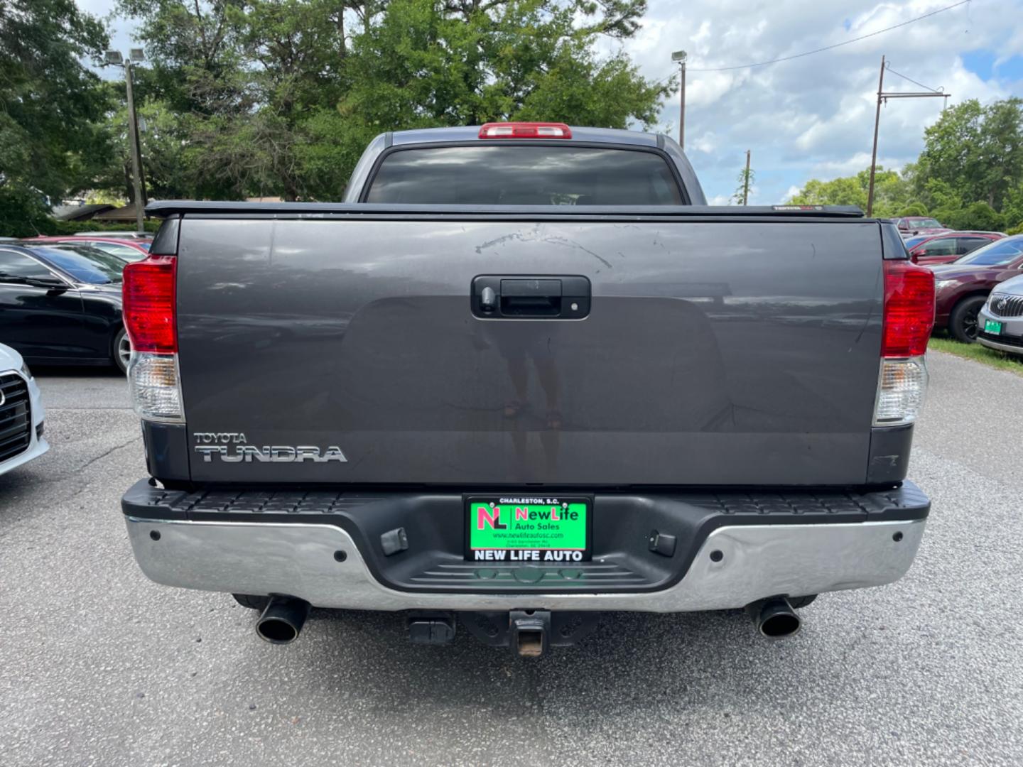 2011 GRAY TOYOTA TUNDRA LIMITED (5TFFY5F1XBX) with an 5.7L engine, Automatic transmission, located at 5103 Dorchester Rd., Charleston, SC, 29418-5607, (843) 767-1122, 36.245171, -115.228050 - Leather, Sunroof, JBL Stereo with CD/AUX/Sat ,Dual Climate Control, Power Everything (windows, locks, seats, mirrors), Heated/Cooled Seats, Keyless Entry, Running Boards, Alloy Wheels, Tow Package. 169k miles Located at New Life Auto Sales! 2023 WINNER for Post & Courier's Charleston's Choice Pre-o - Photo#5