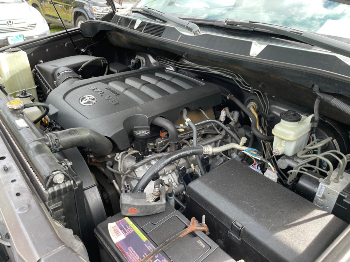 2011 GRAY TOYOTA TUNDRA LIMITED (5TFFY5F1XBX) with an 5.7L engine, Automatic transmission, located at 5103 Dorchester Rd., Charleston, SC, 29418-5607, (843) 767-1122, 36.245171, -115.228050 - Leather, Sunroof, JBL Stereo with CD/AUX/Sat ,Dual Climate Control, Power Everything (windows, locks, seats, mirrors), Heated/Cooled Seats, Keyless Entry, Running Boards, Alloy Wheels, Tow Package. 169k miles Located at New Life Auto Sales! 2023 WINNER for Post & Courier's Charleston's Choice Pre-o - Photo#24