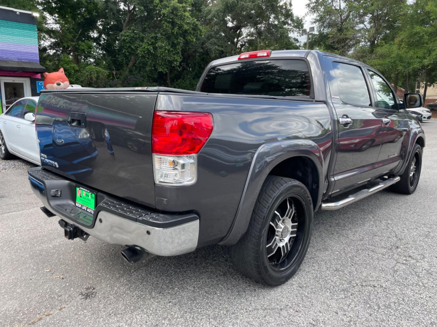 2011 GRAY TOYOTA TUNDRA LIMITED (5TFFY5F1XBX) with an 5.7L engine, Automatic transmission, located at 5103 Dorchester Rd., Charleston, SC, 29418-5607, (843) 767-1122, 36.245171, -115.228050 - Leather, Sunroof, JBL Stereo with CD/AUX/Sat ,Dual Climate Control, Power Everything (windows, locks, seats, mirrors), Heated/Cooled Seats, Keyless Entry, Running Boards, Alloy Wheels, Tow Package. 169k miles Located at New Life Auto Sales! 2023 WINNER for Post & Courier's Charleston's Choice Pre-o - Photo#6
