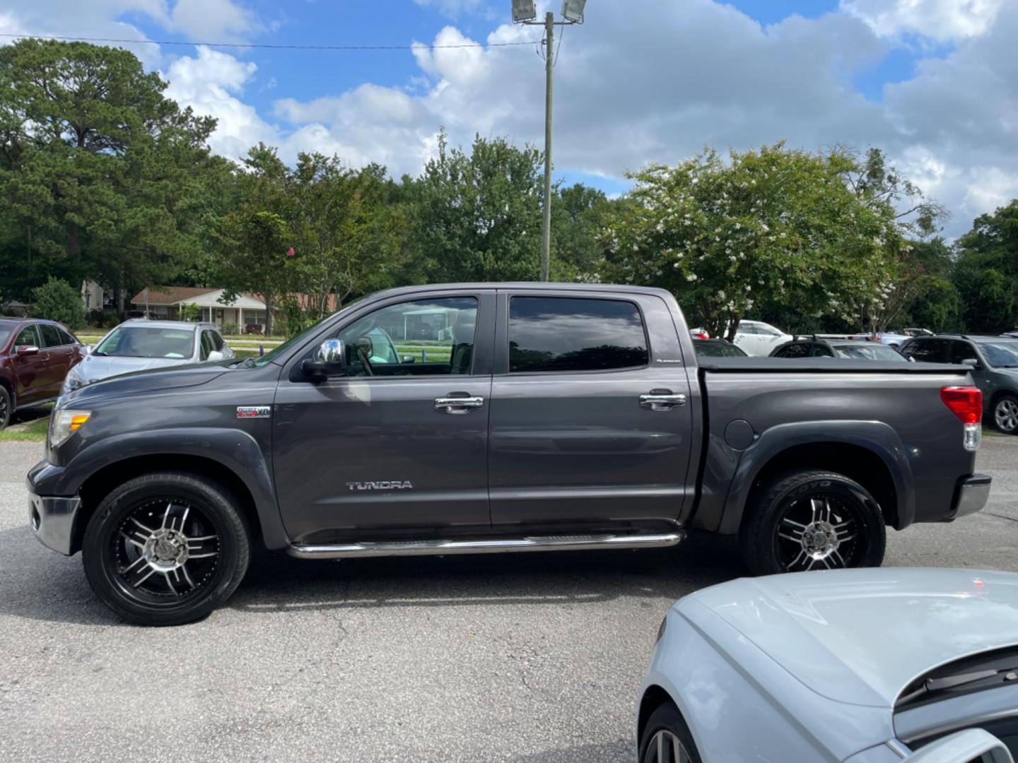2011 GRAY TOYOTA TUNDRA LIMITED (5TFFY5F1XBX) with an 5.7L engine, Automatic transmission, located at 5103 Dorchester Rd., Charleston, SC, 29418-5607, (843) 767-1122, 36.245171, -115.228050 - Leather, Sunroof, JBL Stereo with CD/AUX/Sat ,Dual Climate Control, Power Everything (windows, locks, seats, mirrors), Heated/Cooled Seats, Keyless Entry, Running Boards, Alloy Wheels, Tow Package. 169k miles Located at New Life Auto Sales! 2023 WINNER for Post & Courier's Charleston's Choice Pre-o - Photo#3