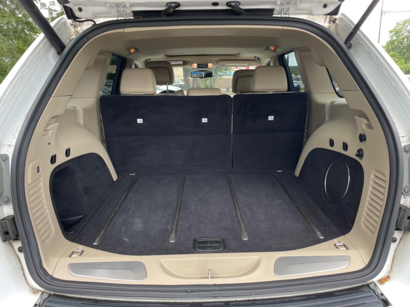 2014 WHITE JEEP GRAND CHEROKEE LIMITED (1C4RJFBG4EC) with an 3.6L engine, Automatic transmission, located at 5103 Dorchester Rd., Charleston, SC, 29418-5607, (843) 767-1122, 36.245171, -115.228050 - Local Trade-in with Leather, Sunroof, Navigation, Backup Camera, Bluetooth/AUX/Radio, Dual Climate Control, Power Everything (windows, locks, seats, mirrors), Heated/Memory Seats, Heated Steering Wheel, Power Liftgate, Rear Power Inverter, Rear Heated Seats, Push Button Start, Keyless Entry, Alloy W - Photo#13