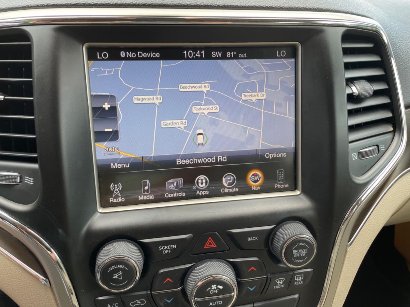 2014 WHITE JEEP GRAND CHEROKEE LIMITED (1C4RJFBG4EC) with an 3.6L engine, Automatic transmission, located at 5103 Dorchester Rd., Charleston, SC, 29418-5607, (843) 767-1122, 36.245171, -115.228050 - Local Trade-in with Leather, Sunroof, Navigation, Backup Camera, Bluetooth/AUX/Radio, Dual Climate Control, Power Everything (windows, locks, seats, mirrors), Heated/Memory Seats, Heated Steering Wheel, Power Liftgate, Rear Power Inverter, Rear Heated Seats, Push Button Start, Keyless Entry, Alloy W - Photo#17