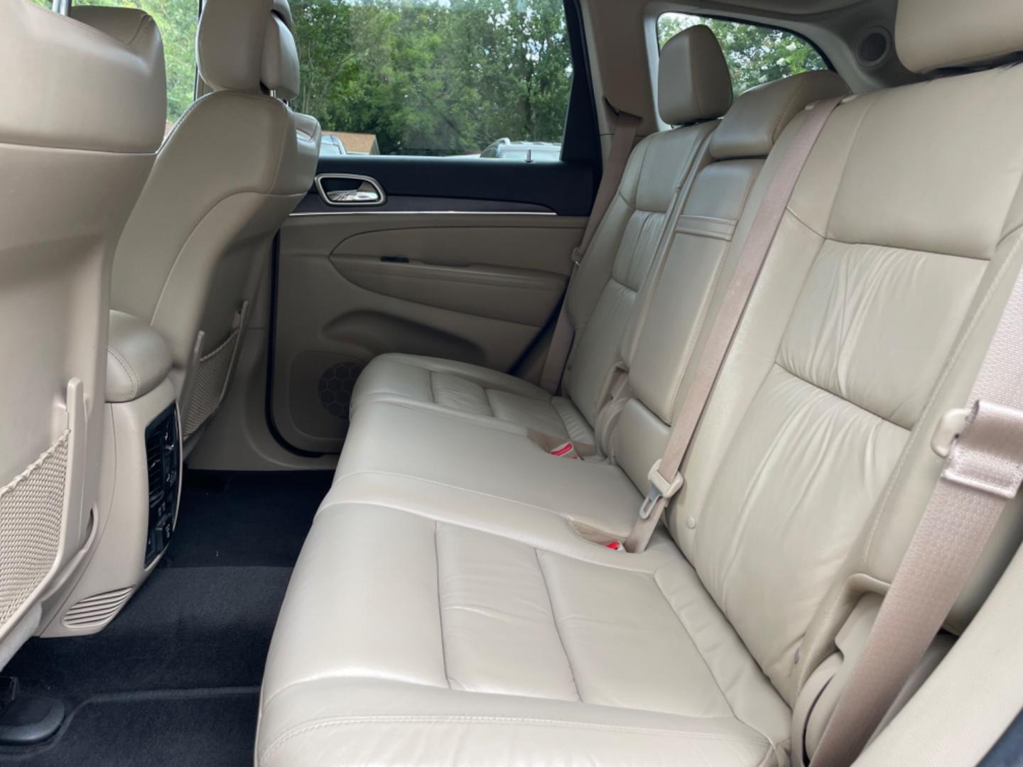 2014 WHITE JEEP GRAND CHEROKEE LIMITED (1C4RJFBG4EC) with an 3.6L engine, Automatic transmission, located at 5103 Dorchester Rd., Charleston, SC, 29418-5607, (843) 767-1122, 36.245171, -115.228050 - Local Trade-in with Leather, Sunroof, Navigation, Backup Camera, Bluetooth/AUX/Radio, Dual Climate Control, Power Everything (windows, locks, seats, mirrors), Heated/Memory Seats, Heated Steering Wheel, Power Liftgate, Rear Power Inverter, Rear Heated Seats, Push Button Start, Keyless Entry, Alloy W - Photo#14