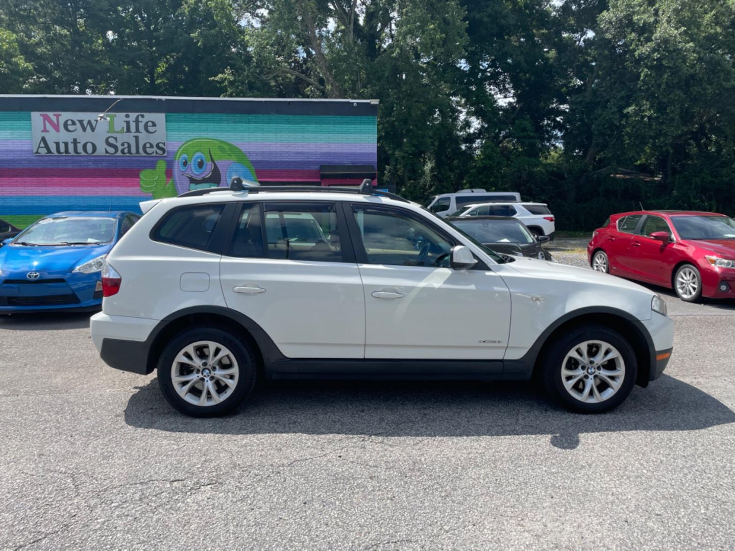 2010 WHITE BMW X3 XDRIVE30I (WBXPC9C4XAW) with an 3.0L engine, Automatic transmission, located at 5103 Dorchester Rd., Charleston, SC, 29418-5607, (843) 767-1122, 36.245171, -115.228050 - Photo#7