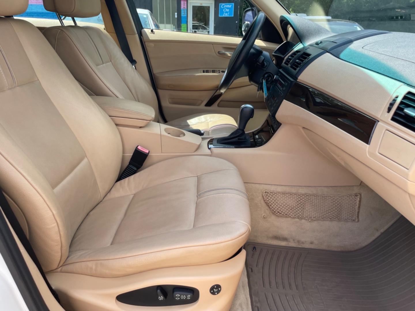 2010 WHITE BMW X3 XDRIVE30I (WBXPC9C4XAW) with an 3.0L engine, Automatic transmission, located at 5103 Dorchester Rd., Charleston, SC, 29418-5607, (843) 767-1122, 36.245171, -115.228050 - Photo#9