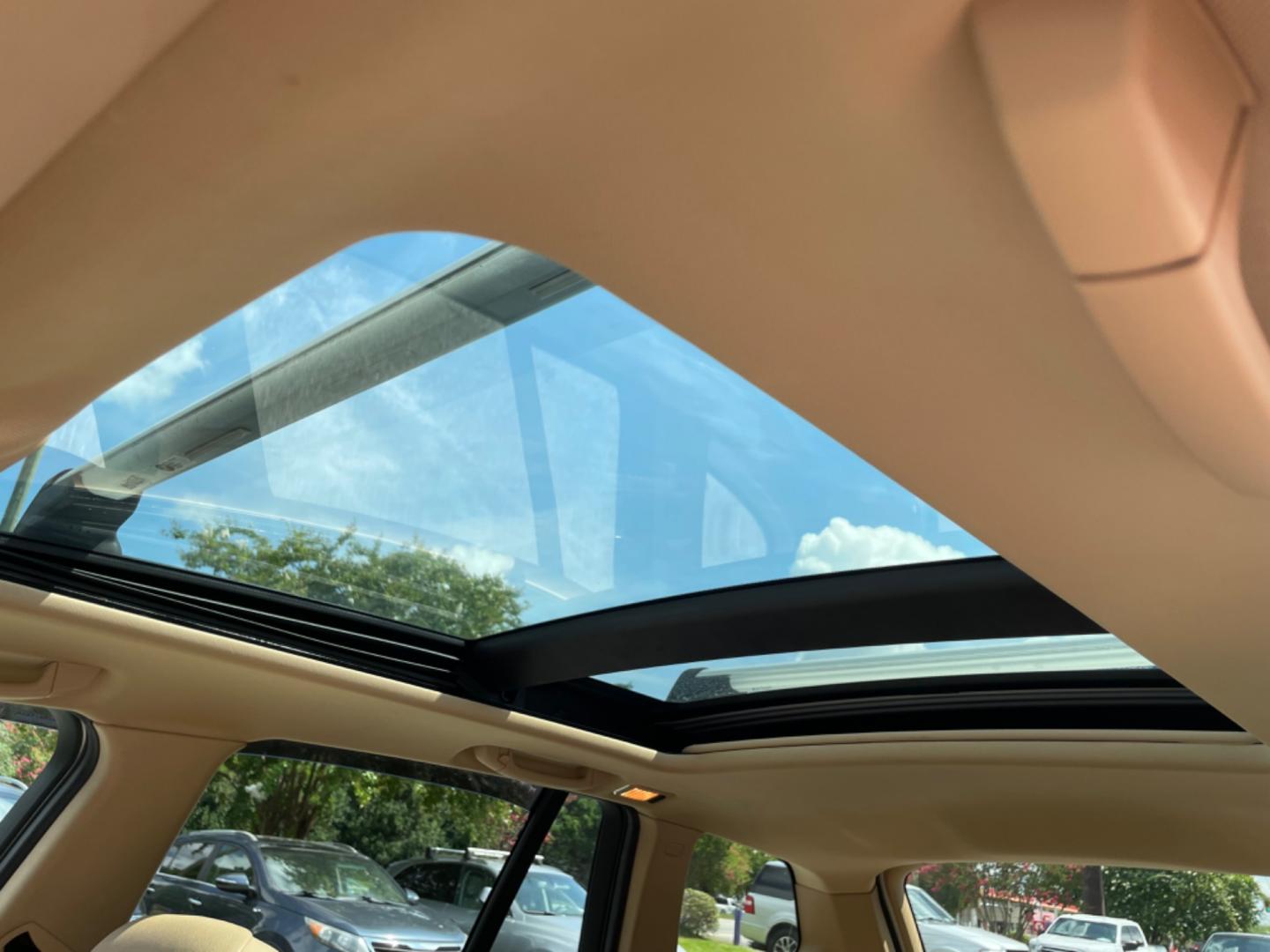 2010 WHITE BMW X3 XDRIVE30I (WBXPC9C4XAW) with an 3.0L engine, Automatic transmission, located at 5103 Dorchester Rd., Charleston, SC, 29418-5607, (843) 767-1122, 36.245171, -115.228050 - Photo#18