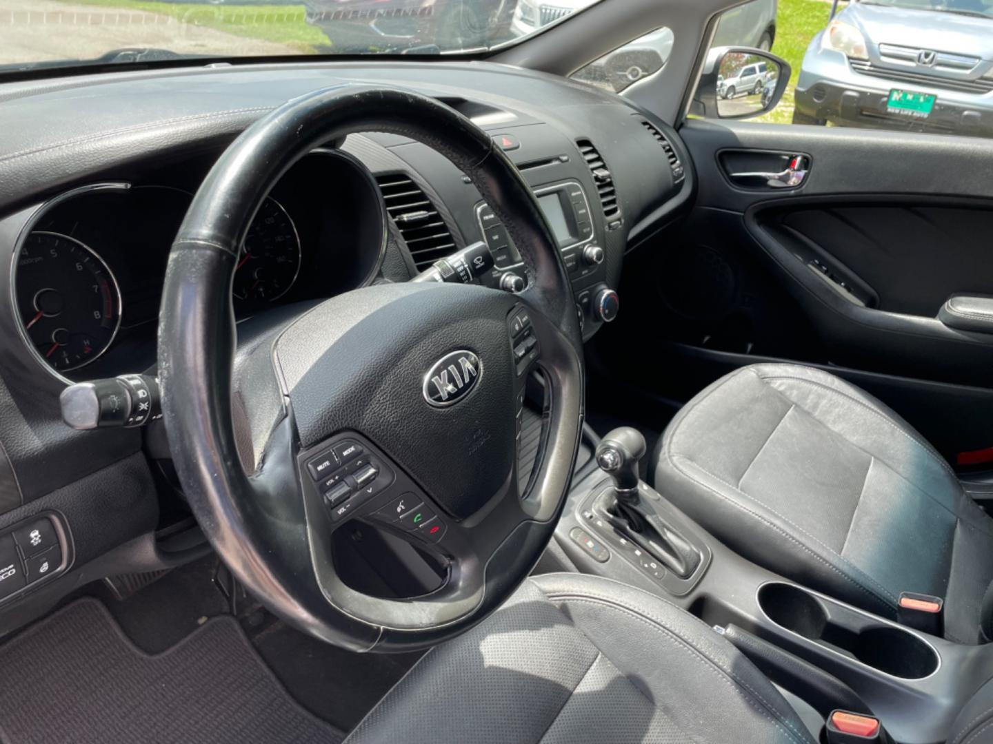 2015 SILVER KIA FORTE EX (KNAFZ4A86F5) with an 2.0L engine, Automatic transmission, located at 5103 Dorchester Rd., Charleston, SC, 29418-5607, (843) 767-1122, 36.245171, -115.228050 - Local Trade-in with Leather, Sunroof, Backup Camera, CD/AUX/Sat, Hands-free Phone, Power Everything (windows, locks, seats, mirrors), Heated/Cooled/Memory Front Seats, Heated Rear Seats, Heated Rear Seats, Keyless Entry, Alloy Wheels. Clean CarFax (no accidents reported!) 132k miles Located at New - Photo#20