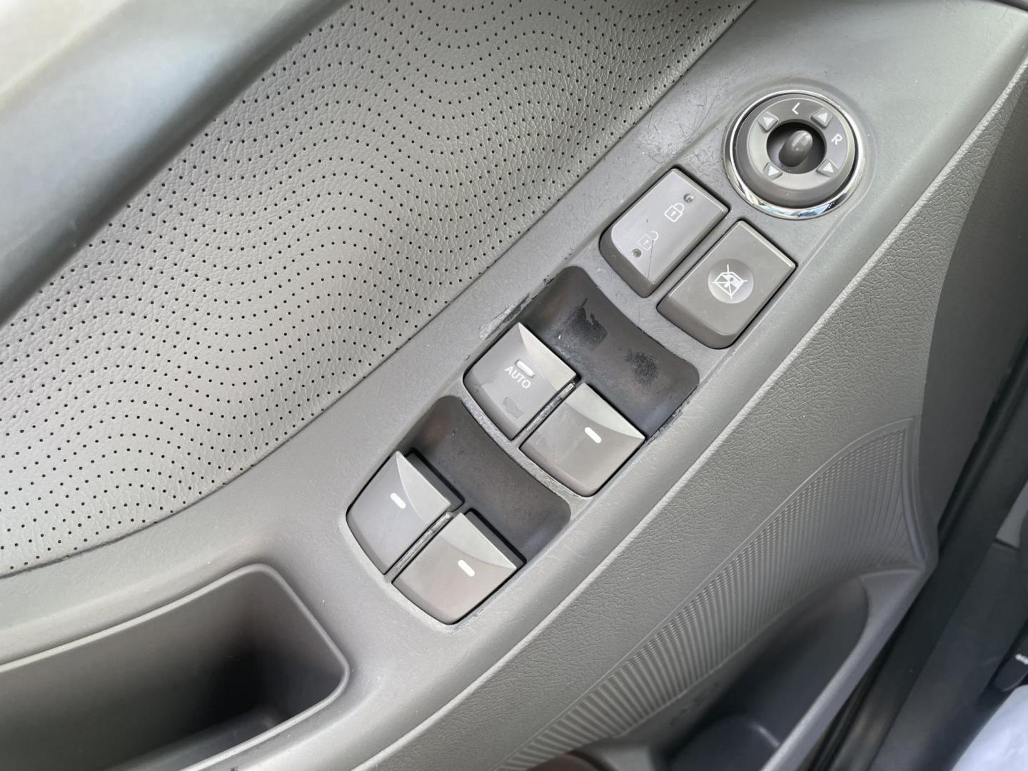 2013 SILVER HYUNDAI ELANTRA GLS (5NPDH4AE2DH) with an 1.8L engine, Automatic transmission, located at 5103 Dorchester Rd., Charleston, SC, 29418-5607, (843) 767-1122, 36.245171, -115.228050 - Clean Interior with Leather, Sunroof, CD/AUX/Sat/Bluetooth, Power Everything (windows, locks, seats, mirrors), Heated Front & Rear Seats, Keyless Entry, Alloy Wheels. Local Trade-in! Only 97k miles! Located at New Life Auto Sales! 2023 WINNER for Post & Courier's Charleston's Choice Pre-owned Car D - Photo#17
