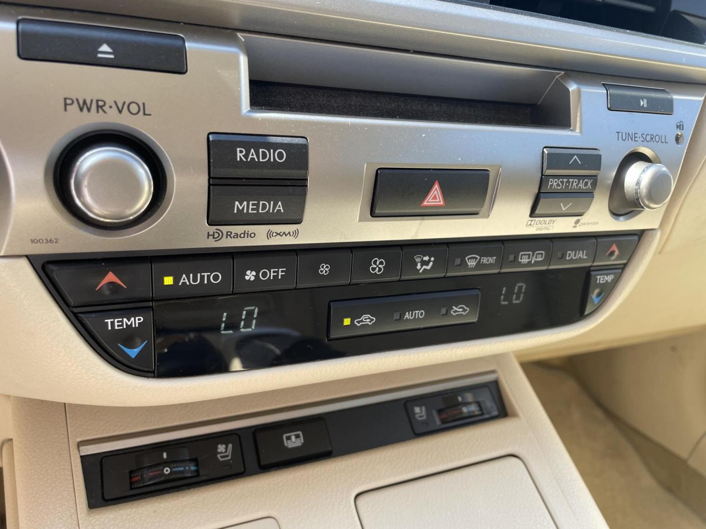 2014 GRAY LEXUS ES 350 BASE (JTHBK1GG7E2) with an 3.5L engine, Automatic transmission, located at 5103 Dorchester Rd., Charleston, SC, 29418-5607, (843) 767-1122, 36.245171, -115.228050 - Clean & Spacious Interior with Leather, Sunroof, Navigation, Backup Camera, Blind Spot Monitoring, Dual Climate Control, CD/AUX/Sat/Bluetooth, Power Everything (windows, locks, seats, mirrors), Heated/Cooled/Memory Seating, Power Rear Sunshade, Push Button Start, Keyless Entry, Alloy Wheels. ONLY 46 - Photo#16