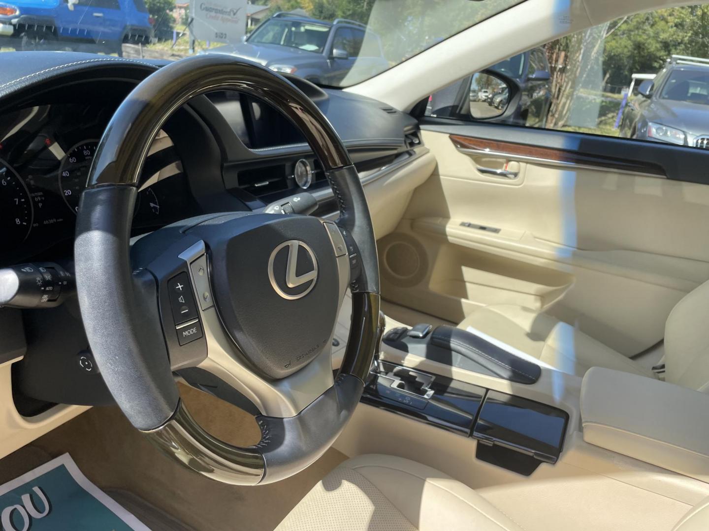 2014 GRAY LEXUS ES 350 BASE (JTHBK1GG7E2) with an 3.5L engine, Automatic transmission, located at 5103 Dorchester Rd., Charleston, SC, 29418-5607, (843) 767-1122, 36.245171, -115.228050 - Clean & Spacious Interior with Leather, Sunroof, Navigation, Backup Camera, Blind Spot Monitoring, Dual Climate Control, CD/AUX/Sat/Bluetooth, Power Everything (windows, locks, seats, mirrors), Heated/Cooled/Memory Seating, Power Rear Sunshade, Push Button Start, Keyless Entry, Alloy Wheels. ONLY 46 - Photo#21