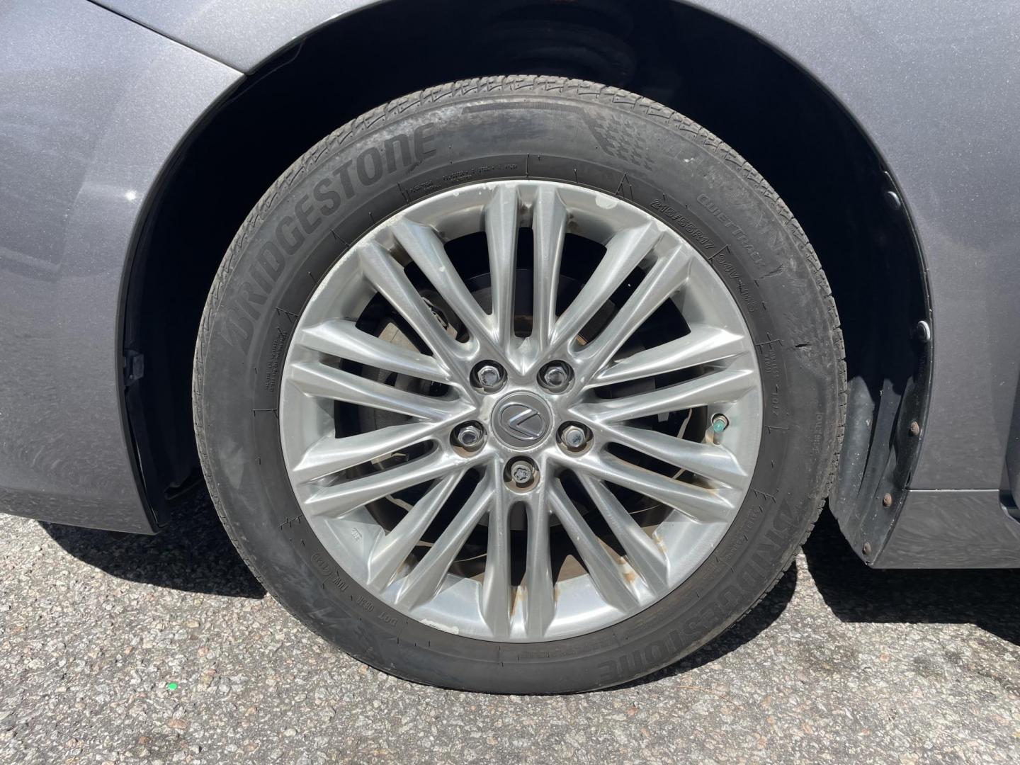 2014 GRAY LEXUS ES 350 BASE (JTHBK1GG7E2) with an 3.5L engine, Automatic transmission, located at 5103 Dorchester Rd., Charleston, SC, 29418-5607, (843) 767-1122, 36.245171, -115.228050 - Clean & Spacious Interior with Leather, Sunroof, Navigation, Backup Camera, Blind Spot Monitoring, Dual Climate Control, CD/AUX/Sat/Bluetooth, Power Everything (windows, locks, seats, mirrors), Heated/Cooled/Memory Seating, Power Rear Sunshade, Push Button Start, Keyless Entry, Alloy Wheels. ONLY 46 - Photo#23