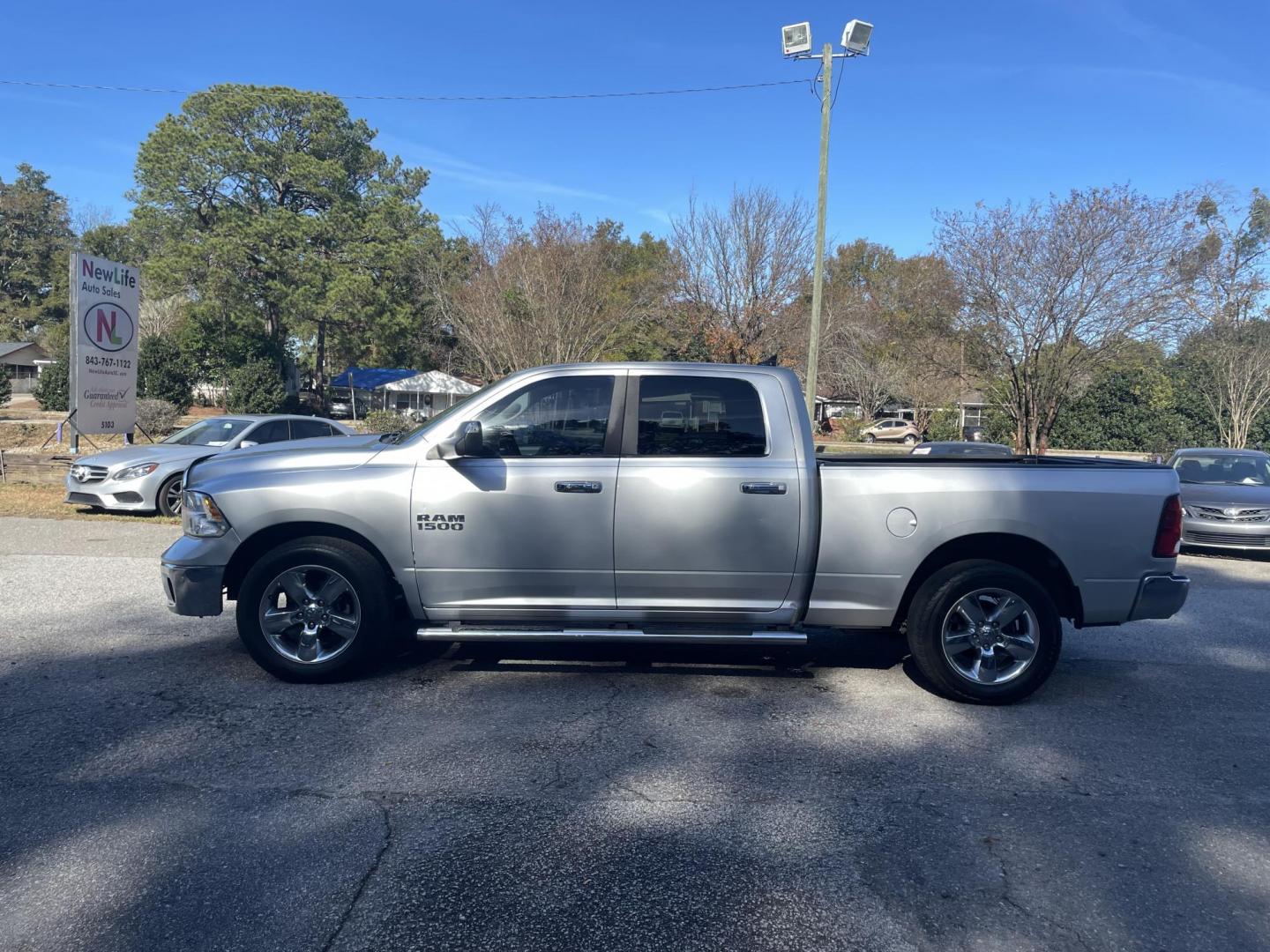 2014 SILVER RAM 1500 BIG HORN (1C6RR6TT3ES) with an 5.7L engine, Automatic transmission, located at 5103 Dorchester Rd., Charleston, SC, 29418-5607, (843) 767-1122, 36.245171, -115.228050 - Spacious Interior with Backup Camera, AM/FM/XM/Bluetooth, Power Everything (windows, locks, seats, mirrors), Power Inverter, Power Sliding Rear Window, Keyless Entry, Running Boards, Bedliner, Tow Package with Brake Assist, Chrome Wheels. Local Trade-in!! ONLY 86k miles Located at New Life Auto Sa - Photo#2