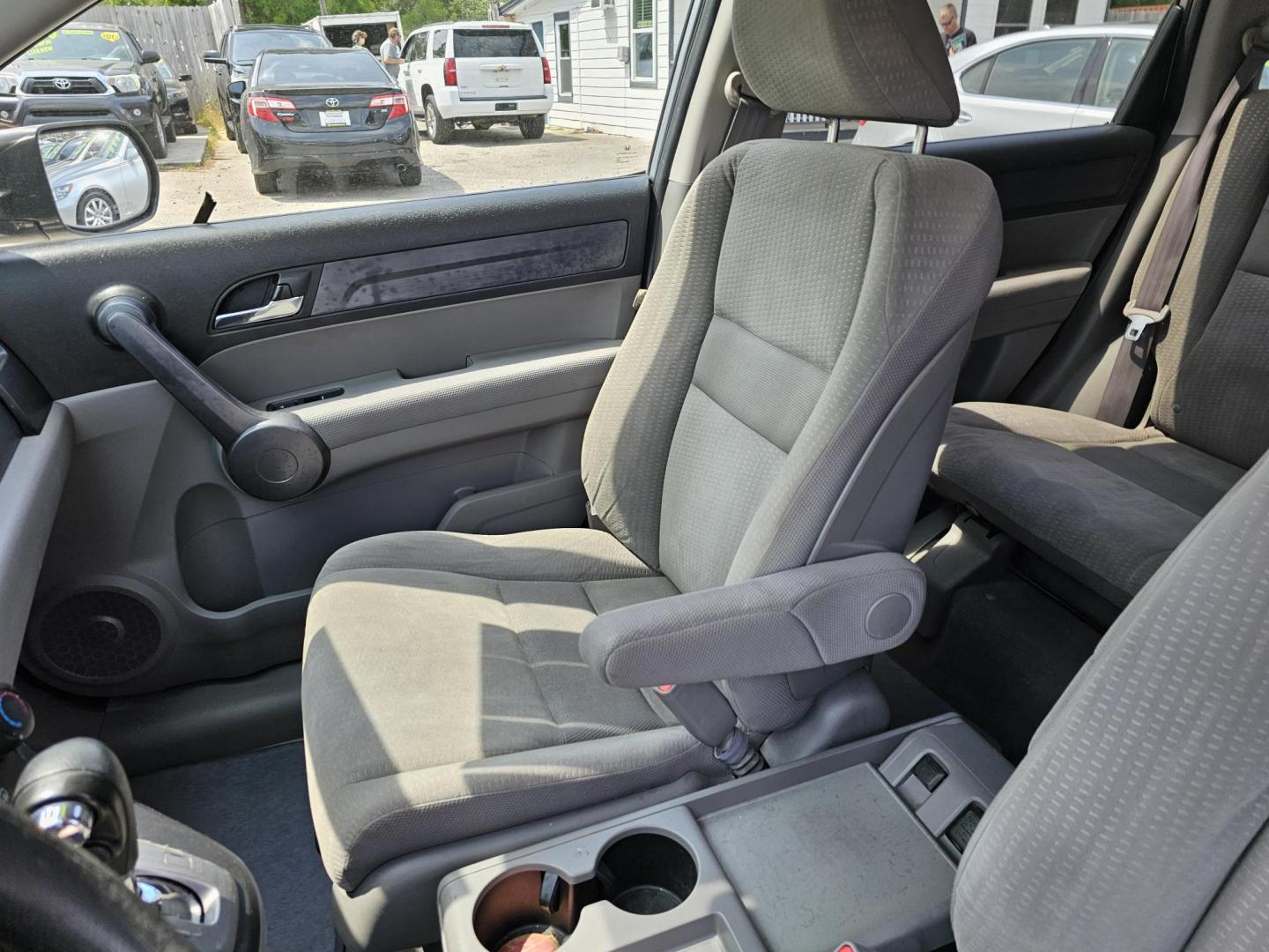 2011 GRAY HONDA CR-V EX-L (5J6RE3H79BL) with an 2.4L engine, Automatic transmission, located at 5103 Dorchester Rd., Charleston, SC, 29418-5607, (843) 767-1122, 36.245171, -115.228050 - Photo#7